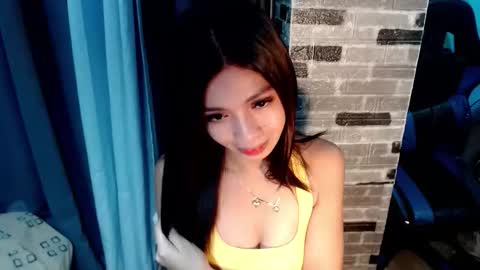 BELLA online show from November 22, 2025, 8:30 pm