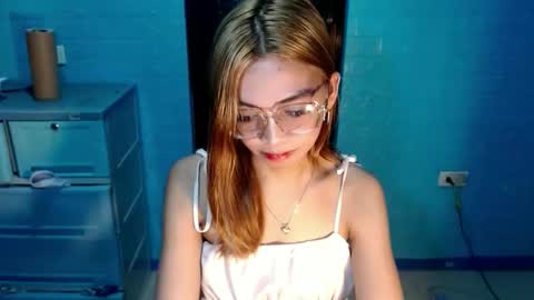 BELLA online show from April 20, 2026, 1:41 am