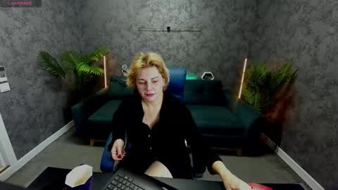 Sofia online show from November 19, 2025, 8:31 pm