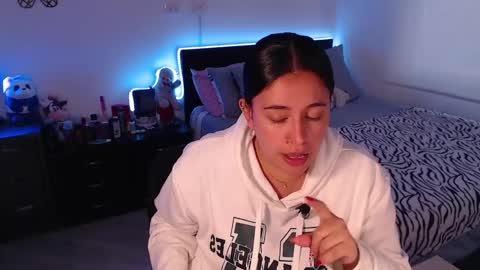 Snapshot of amarat_jolie chatting on February 11, 2025, 8:10 pm Mila online show from February 11, 2025, 8:10 pm