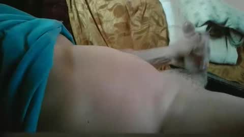 amazingcuteboy845 online show from October 9, 2025, 12:36 pm