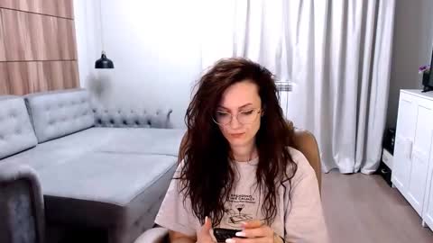 Snapshot of amazingeyes89 chatting on March 3, 2025, 10:06 am Izza online show from March 3, 2025, 10:06 am