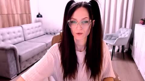 Snapshot of amazingeyes89 chatting on October 20, 2025, 10:16 am Izza online show from October 20, 2025, 10:16 am