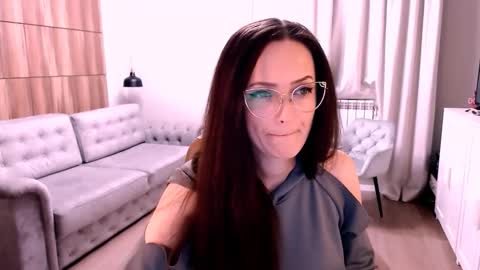 Snapshot of amazingeyes89 chatting on November 5, 2025, 8:14 am Izza online show from November 5, 2025, 8:14 am