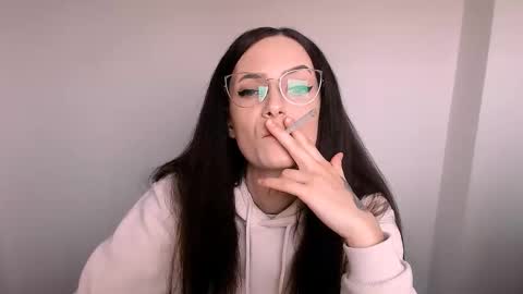 Snapshot of amazingeyes89 chatting on November 12, 2025, 8:15 am Izza online show from November 12, 2025, 8:15 am