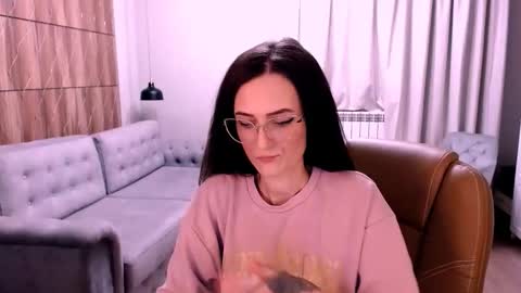 Snapshot of amazingeyes89 chatting on December 22, 2025, 1:30 pm Izza online show from December 22, 2025, 1:30 pm