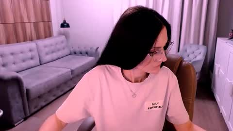 Snapshot of amazingeyes89 chatting on March 25, 2026, 3:18 pm Izza online show from March 25, 2026, 3:18 pm