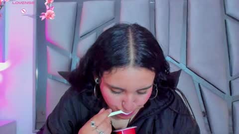 Snapshot of ambar_devon chatting on February 28, 2025, 11:12 pm online show from February 28, 2025, 11:12 pm