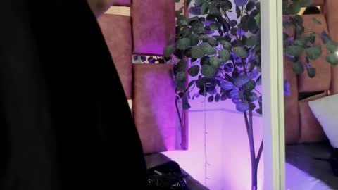 Snapshot of ambar_devon chatting on September 25, 2025, 7:06 pm online show from September 25, 2025, 7:06 pm