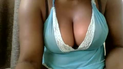 Snapshot of ambar_jasiri chatting on February 9, 2025, 1:35 pm Mia online show from February 9, 2025, 1:35 pm