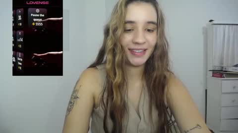 Snapshot of ambar_lynn chatting on October 16, 2025, 7:04 pm mbar online show from October 16, 2025, 7:04 pm