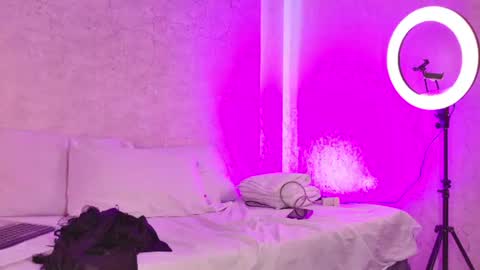 ambar_midnigth online show from July 17, 2026, 12:17 am