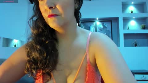 Ambar  online show from October 1, 2025, 12:33 pm