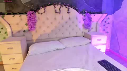 Ambar Dupont online show from June 10, 2026, 6:01 am