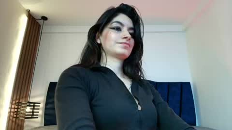 Snapshot of ambarlee_ chatting on August 3, 2026, 12:43 pm AMBAR LEE online show from August 3, 2026, 12:43 pm