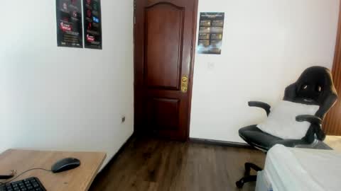 Ambar Ross online show from April 12, 2026, 12:54 pm