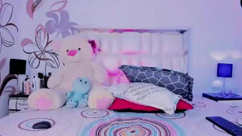 Snapshot of amber_18x chatting on February 22, 2025, 12:19 pm Cody amber online show from February 22, 2025, 12:19 pm