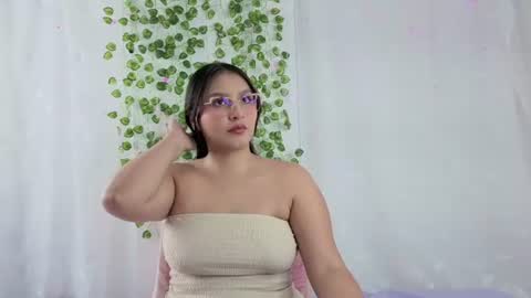 Snapshot of amber__muse chatting on July 3, 2026, 2:45 pm Amber online show from July 3, 2026, 2:45 pm