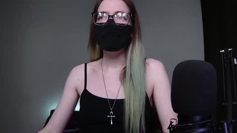 Amber non-nude model online show from December 18, 2024, 2:53 am