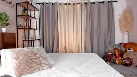 Amber online show from February 15, 2026, 10:39 pm