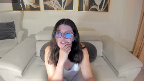 Amber  online show from May 12, 2026, 4:09 am