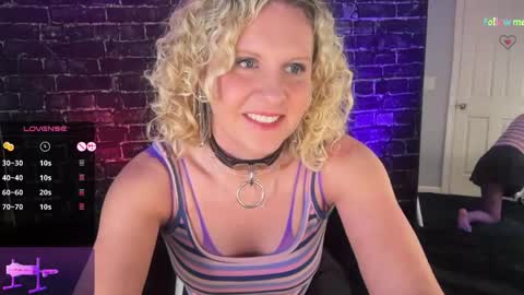 Snapshot of amberjade_aj chatting on April 29, 2026, 12:05 am Amber Jade online show from April 29, 2026, 12:05 am
