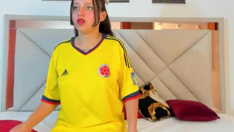 amberqueenx1 online show from February 17, 2026, 12:01 pm