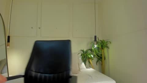 Amber moore online show from February 24, 2026, 2:48 pm