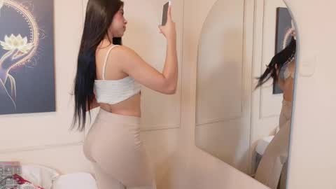 Snapshot of ambersfoxx chatting on November 26, 2025, 1:45 pm ambers online show from November 26, 2025, 1:45 pm