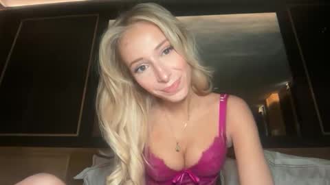 Ambre online show from March 17, 2026, 9:12 am