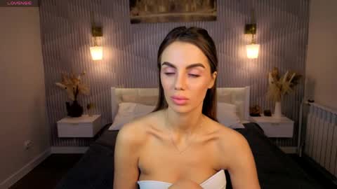 Snapshot of amelia_milly chatting on April 26, 2026, 1:25 am amelia online show from April 26, 2026, 1:25 am