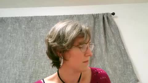 Ameliaishka online show from September 30, 2025, 3:11 am