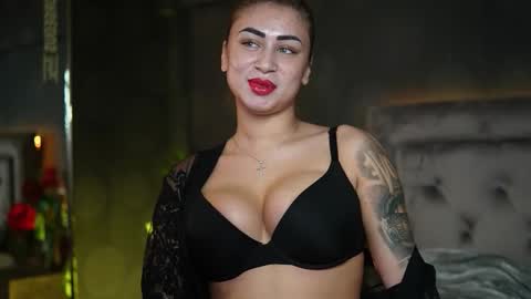  Amelia  online show from November 19, 2025, 6:08 pm