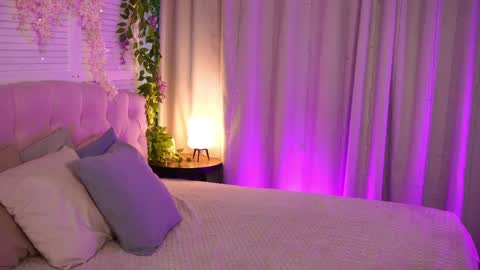  Amelia  online show from May 18, 2026, 3:57 am