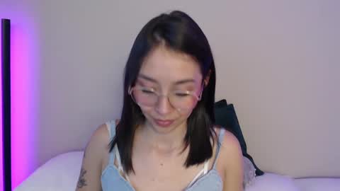 Snapshot of amelie_bss chatting on February 8, 2025, 7:04 am Amelie online show from February 8, 2025, 7:04 am