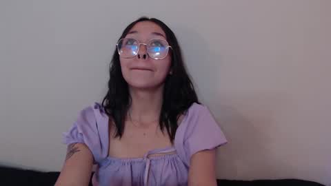 Snapshot of amelie_bss chatting on March 4, 2025, 8:38 pm Amelie online show from March 4, 2025, 8:38 pm