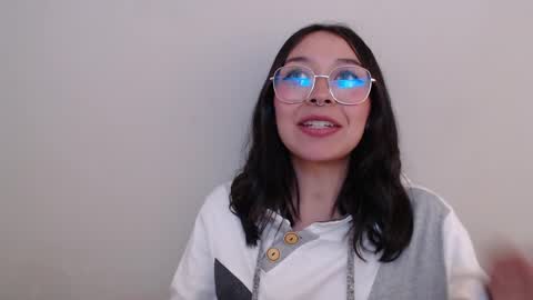 Snapshot of amelie_bss chatting on March 5, 2025, 7:38 pm Amelie online show from March 5, 2025, 7:38 pm