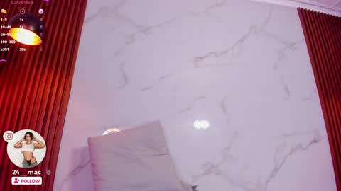 Snapshot of amelie_leigh chatting on December 11, 2024, 7:09 am Alejandra online show from December 11, 2024, 7:09 am