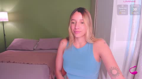 Snapshot of ameliegraham chatting on February 3, 2025, 8:24 pm Amelie Graham online show from February 3, 2025, 8:24 pm