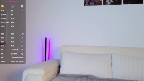 Victoria online show from December 18, 2025, 7:42 pm