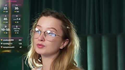 Amelie  online show from March 21, 2026, 8:19 am