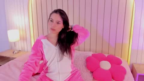 Amelia online show from November 18, 2025, 11:37 pm