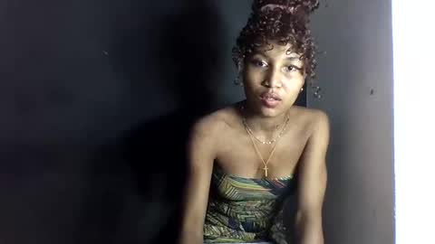 amelisy20005 online show from April 20, 2026, 9:27 pm