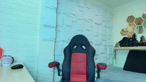 Amell Thomson online show from October 25, 2025, 11:29 am