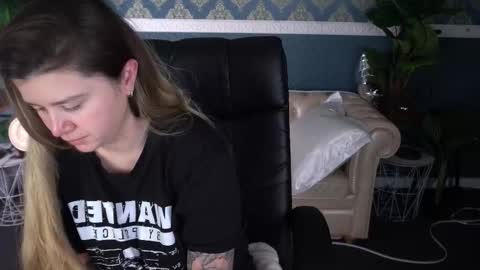 Snapshot of amellymillyy chatting on March 2, 2026, 5:52 am amellymillyy online show from March 2, 2026, 5:52 am