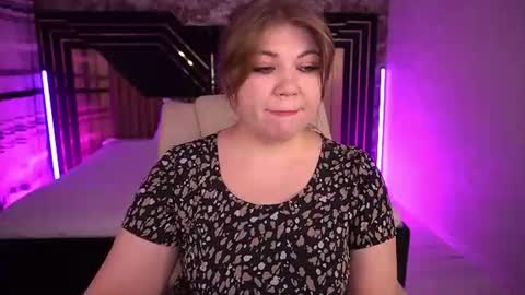 Snapshot of amellywhite chatting on June 28, 2026, 12:33 pm Alina online show from June 28, 2026, 12:33 pm