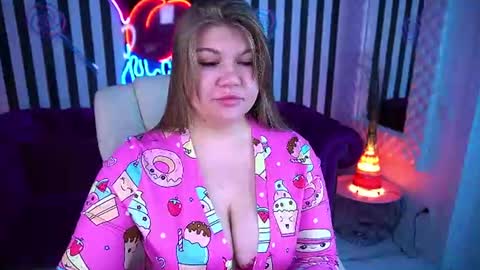 Snapshot of amellywhite chatting on July 15, 2026, 2:44 pm Alina online show from July 15, 2026, 2:44 pm