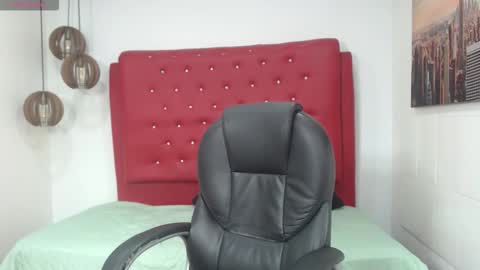 amethystshadow online show from December 17, 2025, 8:04 pm