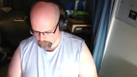 Andy online show from November 1, 2025, 11:23 am