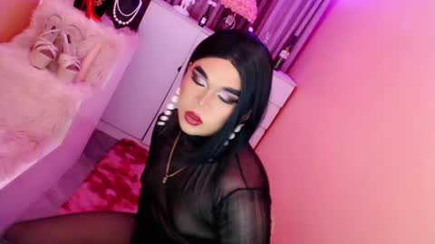 Snapshot of amiadoll chatting on January 14, 2025, 4:18 pm Queen Mireska online show from January 14, 2025, 4:18 pm